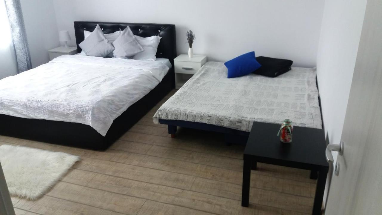 Апартаменти Cazare Apartament Rasnov Екстер'єр фото